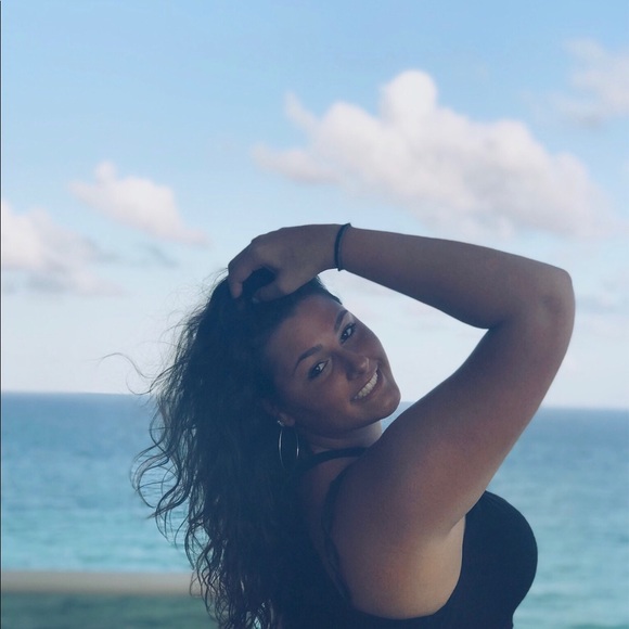 Meet your Posher, Jacquelyn - Picture 1 of 1